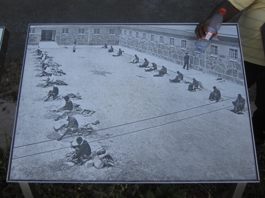 Picture that captured men working in the courtyard.