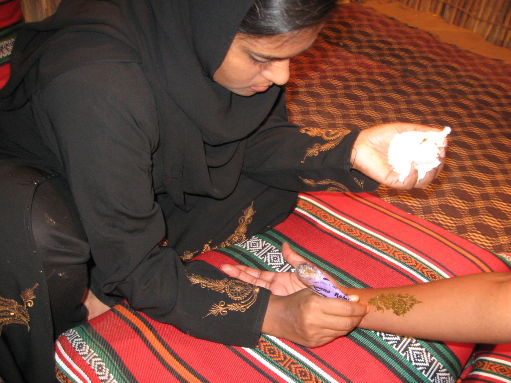 Henna hand painting