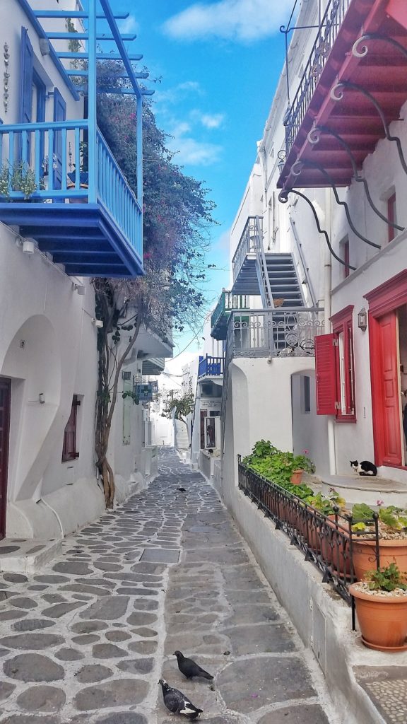 Pretty streets of Hora, Greece_Mykonos